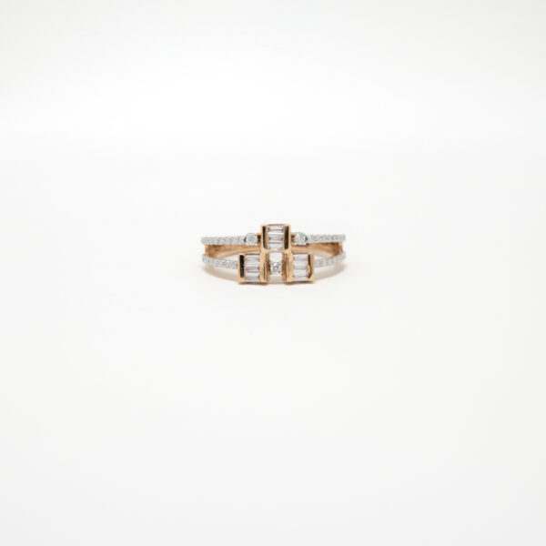 MOISSONITE RING 18K