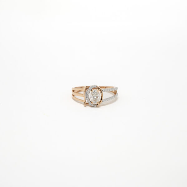MOISSONITE RING 18K