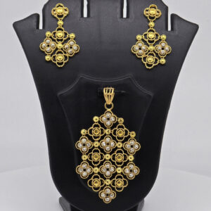 FANCY PENDANT SET 18K