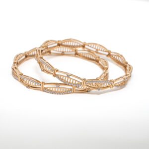 STUDDED BANGLES 18K