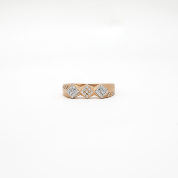 STUDDED RING 18K